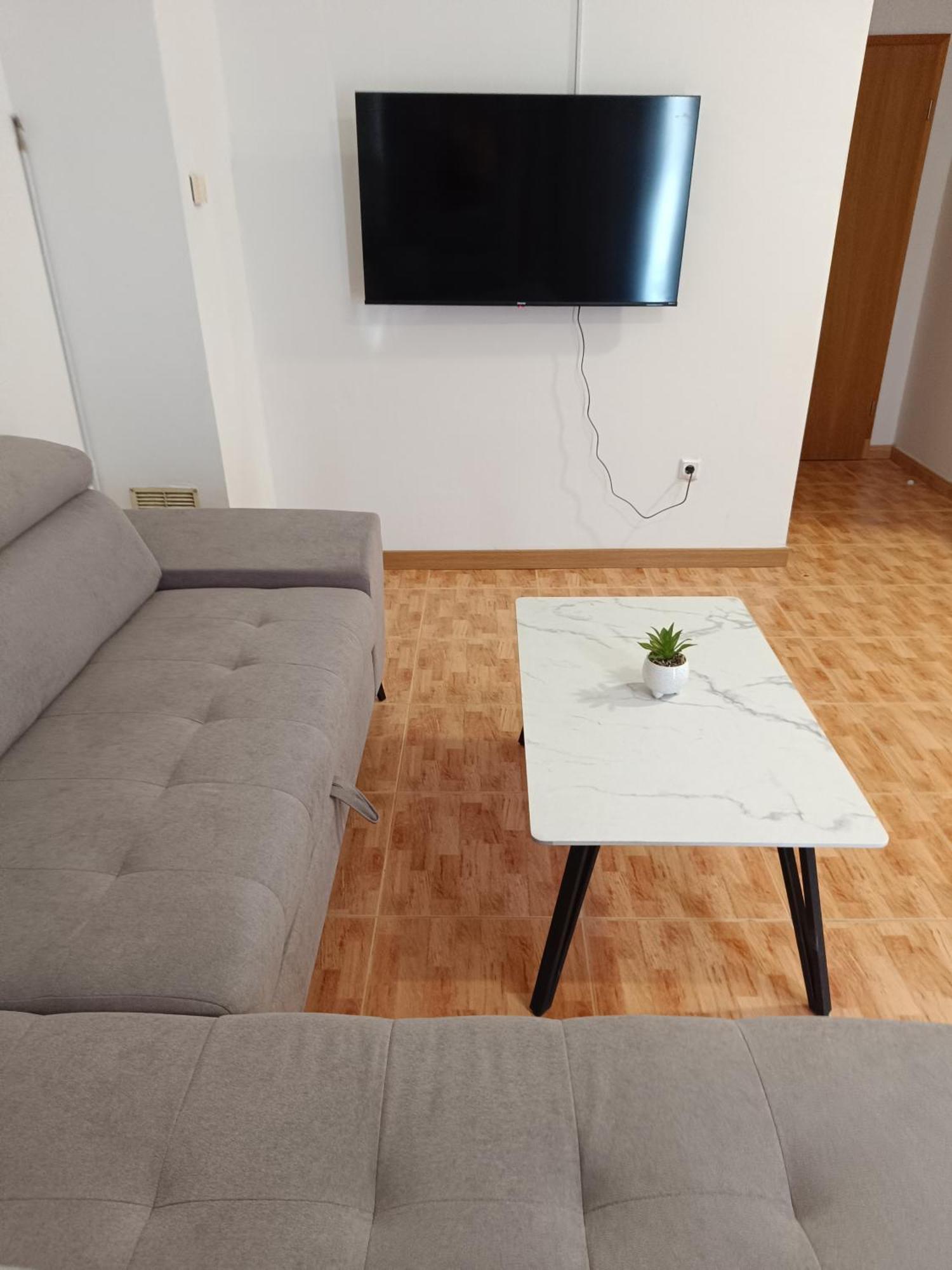 Apartmani "Radi" Baška Voda Buitenkant foto