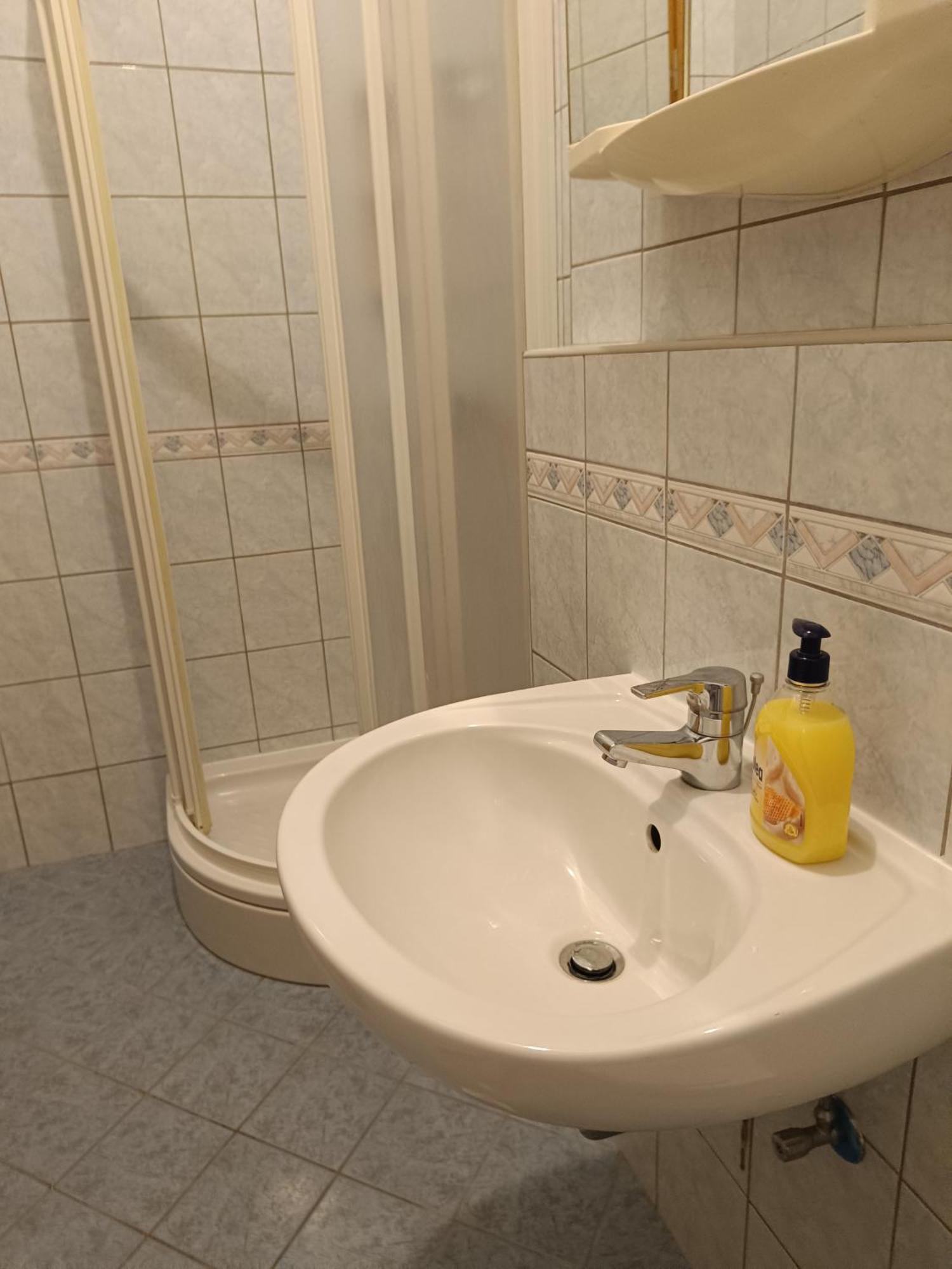 Apartmani "Radi" Baška Voda Buitenkant foto