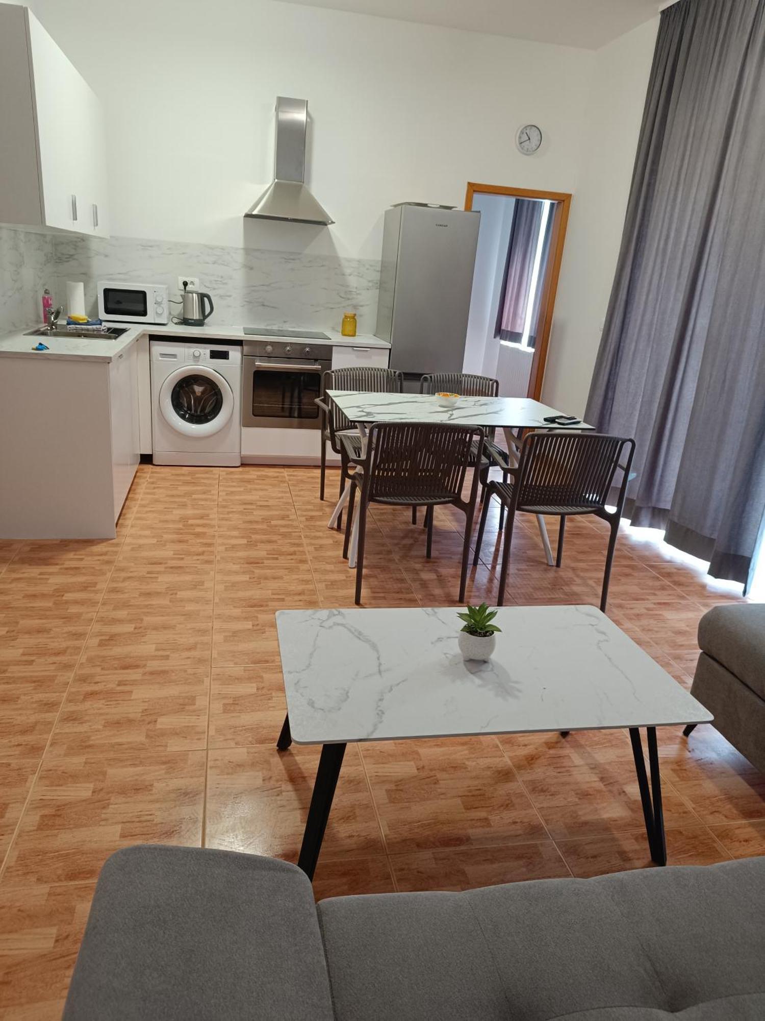 Apartmani "Radi" Baška Voda Buitenkant foto
