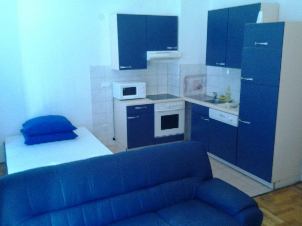 Apartmani "Radi" Baška Voda Buitenkant foto