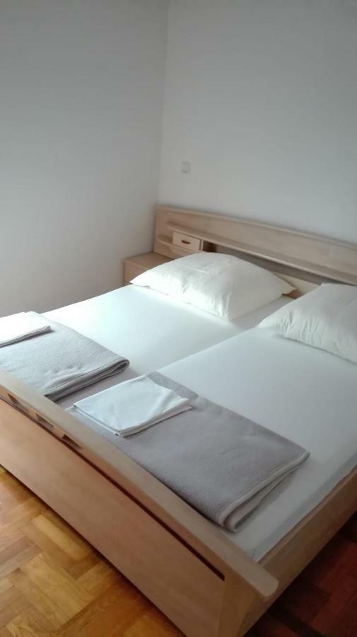 Apartmani "Radi" Baška Voda Buitenkant foto