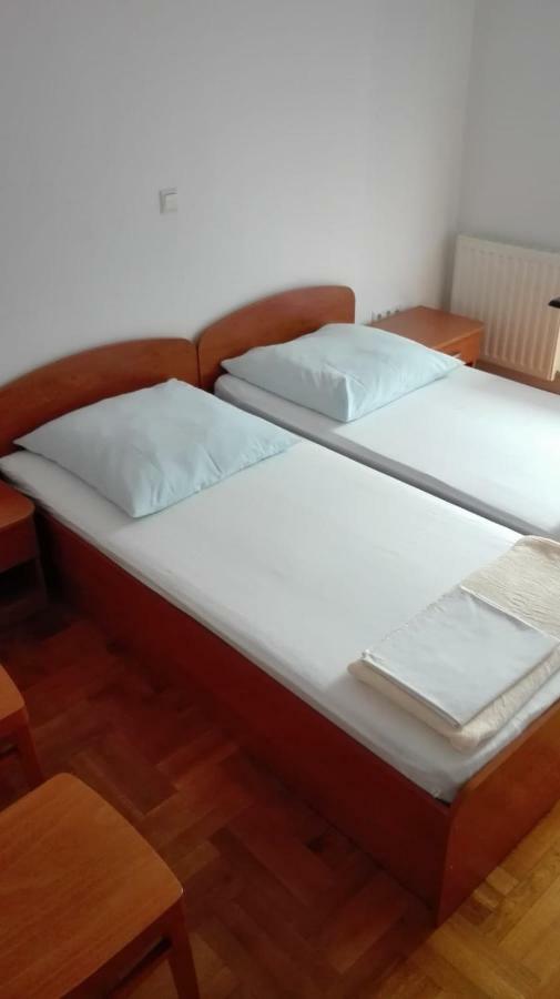 Apartmani "Radi" Baška Voda Buitenkant foto